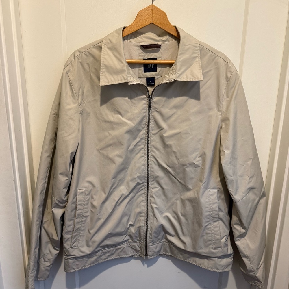 Men’s retro Y2K GAP full zip water resistant casual jacket cream size Large 2006